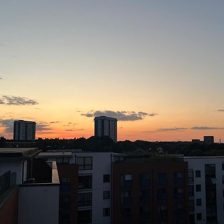 Urban Studio With Balcony Birmingham Bagian luar foto